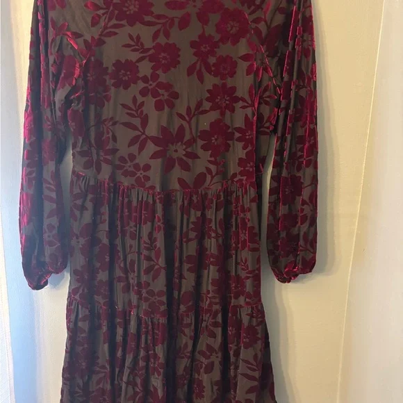 Taylor Burgundy Floral Velvet Dress - Picture 7 of 8